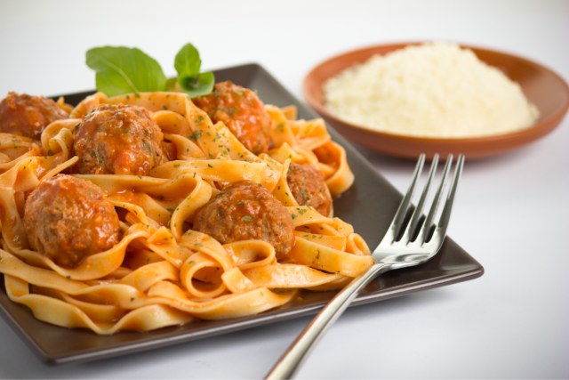 pasta con albondigas